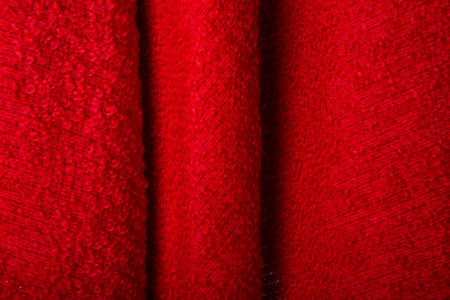 mohair rouge uni en mouvement